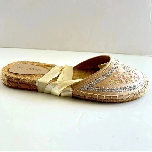 BALLERINA SATIN LACE UP FLAT  CREAM SHOES SIZE 8 - Picture 2 of 10